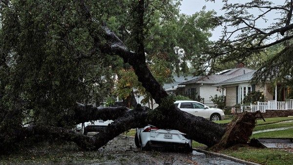 أمطار غزيرة وفيضانات تجتاح كاليفورنيا