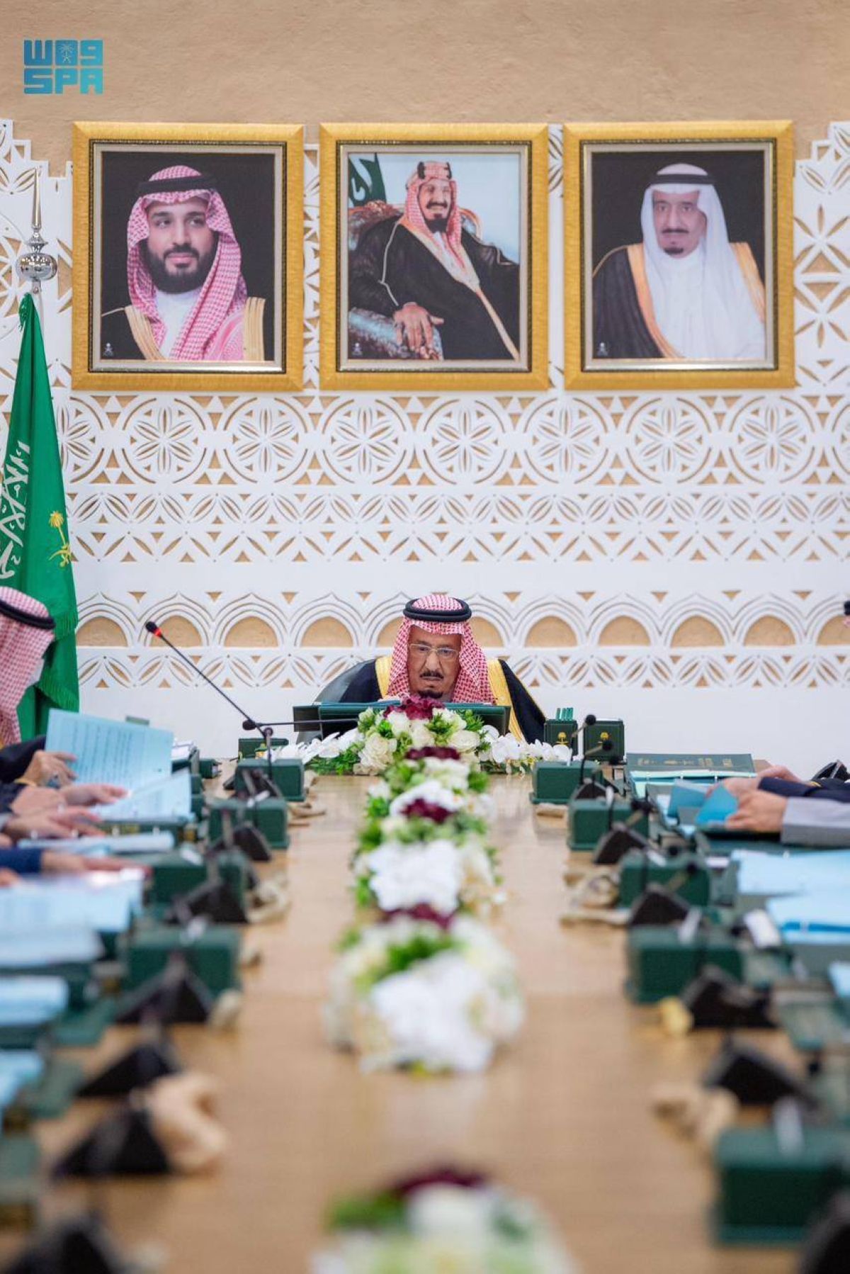 خادم الحرمين الشريفين يرأس جلسة مجلس الوزراء