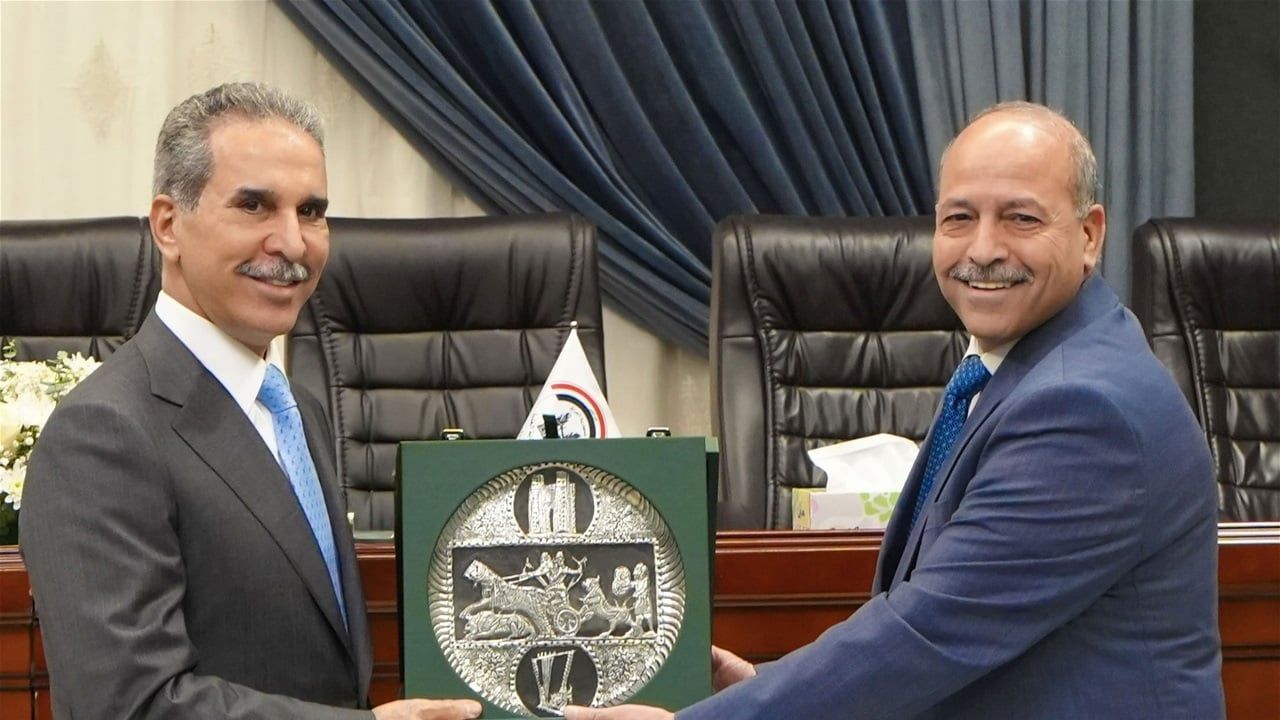 القاضي زيدان يحضر ملتقى القضاء الدستوري الثالث.. ويتسلم درع التميز