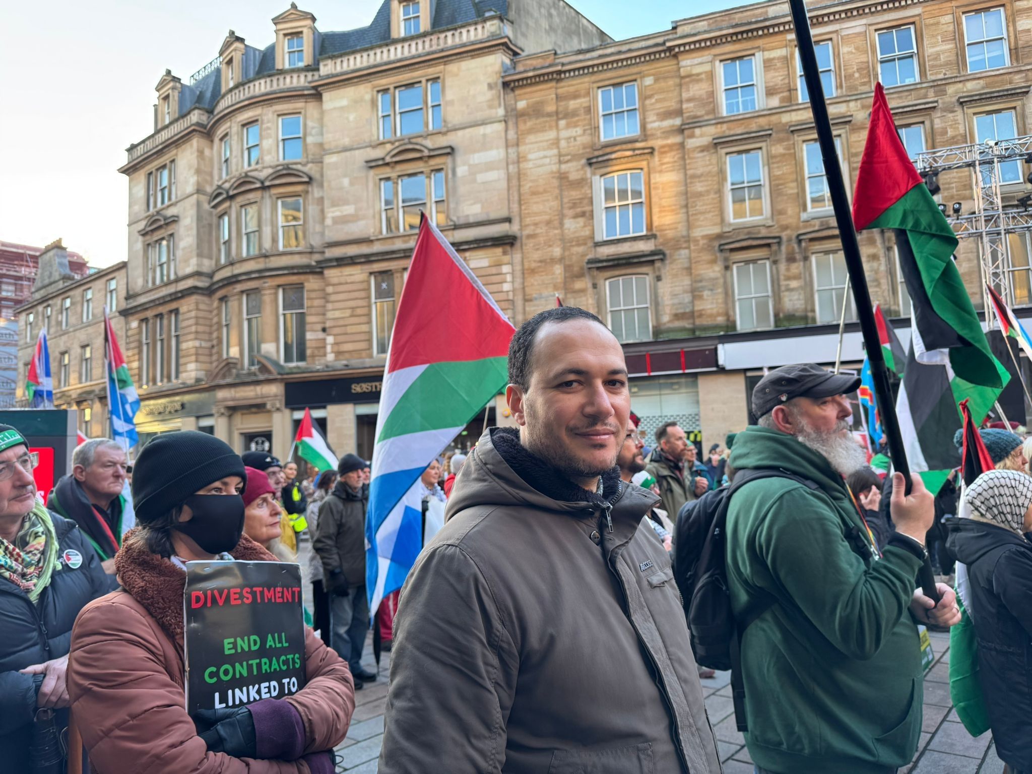 بالصور: اسكتلندا تتظاهر دعما لفلسطين وتندد بالإبادة الجماعية في غزة