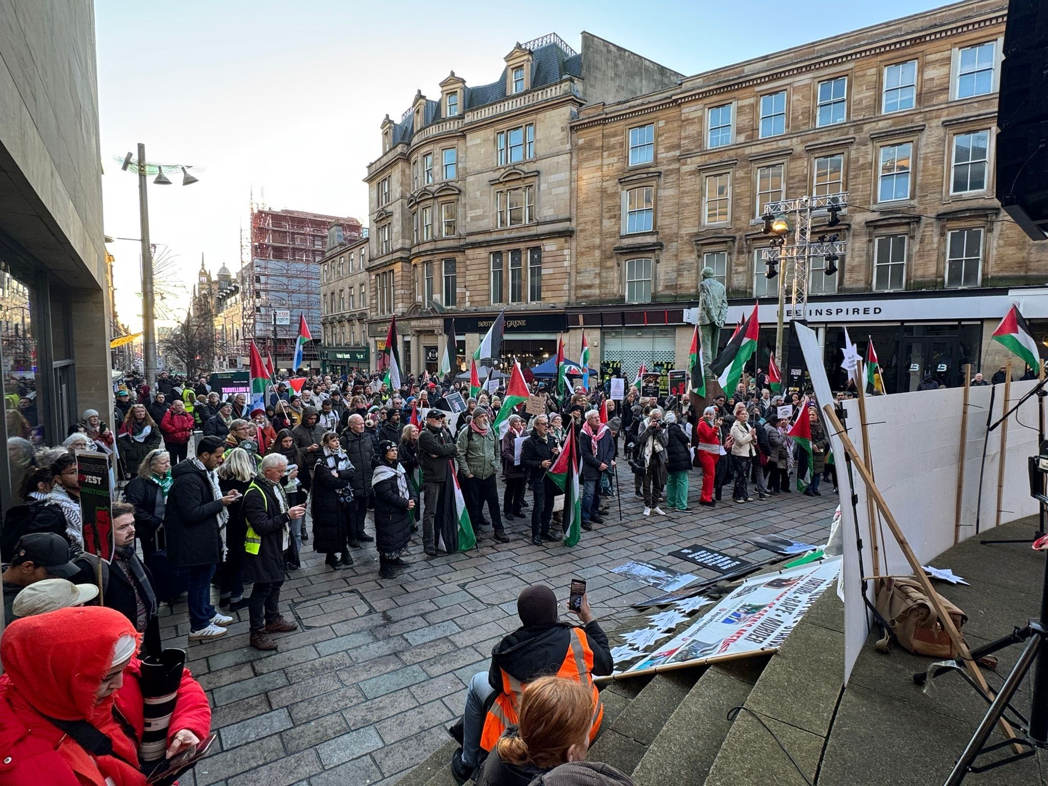 بالصور: اسكتلندا تتظاهر دعما لفلسطين وتندد بالإبادة الجماعية في غزة