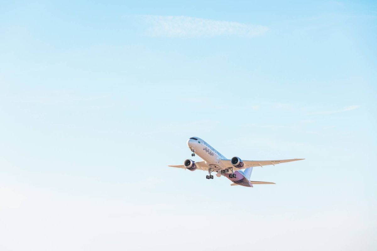 طيران الرياض يحقق إنجازًا مهمًا ضمن مراحل استلام الطائرة الأولى من شركة بوينج عبر تنفيذ أول رحلة اختبارية