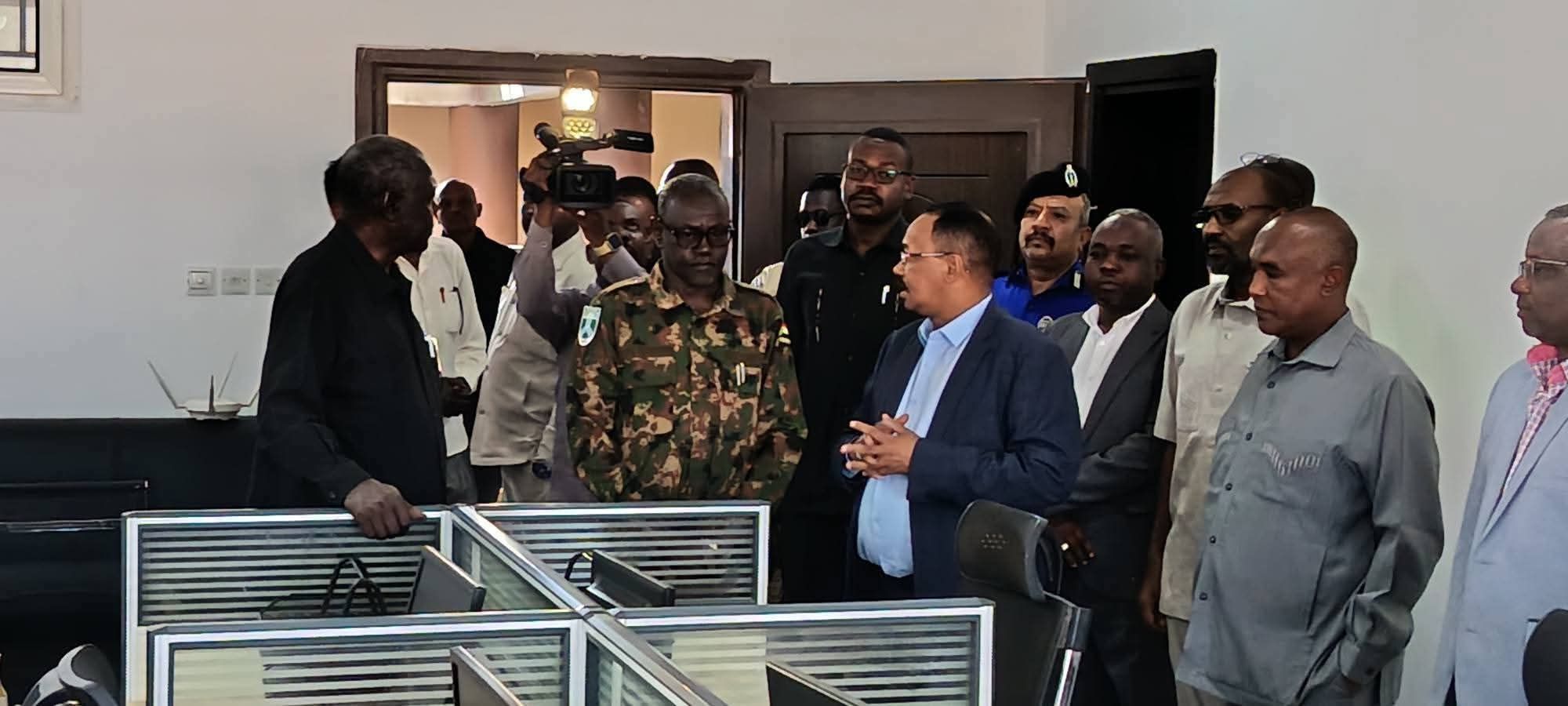 والي الخرطوم: عودة المؤسسات الاتحادية خطوة مهمة تعكس تحسن الأوضاع الأمنية والخدمية بالعاصمة