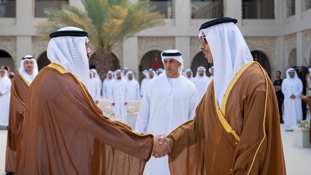 برعاية رئيس الدولة.. منصور بن زايد يشهد العرس الجماعي لأبناء مدينة أبوظبي في قصر الحصن