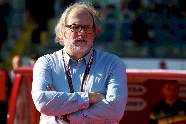 مدرب مالي ينتقد الأندية الأوروبية وفيفا بسبب تغيير موعد أمم إفريقيا