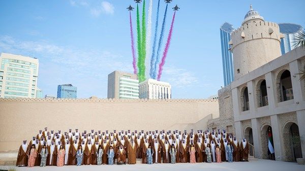 برعاية رئيس الدولة.. منصور بن زايد يشهد العرس الجماعي لأبناء مدينة أبوظبي في قصر الحصن