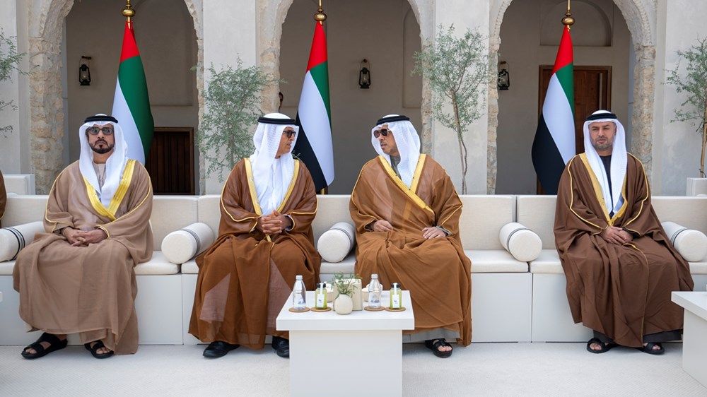 برعاية رئيس الدولة.. منصور بن زايد يشهد العرس الجماعي لأبناء مدينة أبوظبي في قصر الحصن