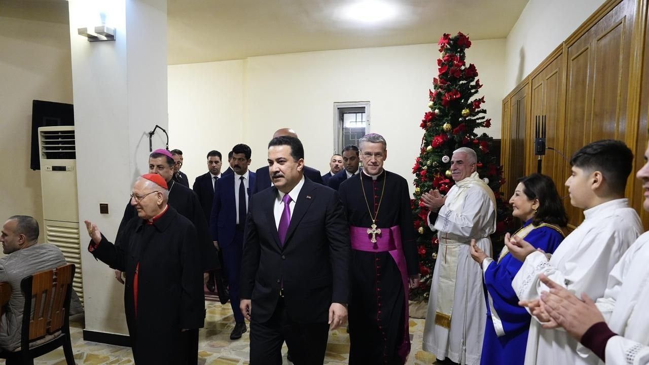 السوداني يحضر قداسين في بغداد ويؤكد: التطبيع غير موجود بالقاموس العراقي