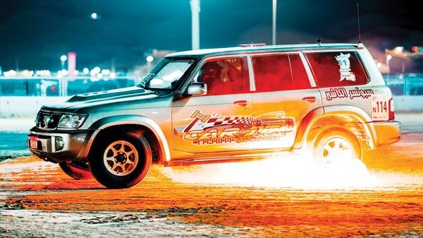 162 سيارة ترسم لوحة في الاستعراض الحُر