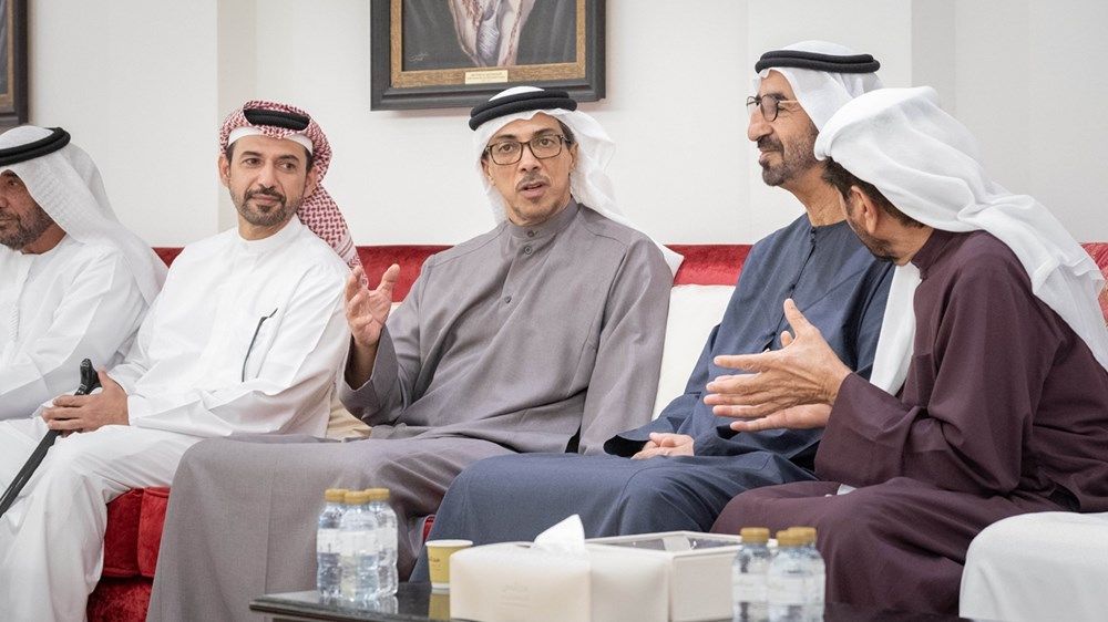 منصور بن زايد يعزي في وفاة راشد مبارك قطامي الكتبي