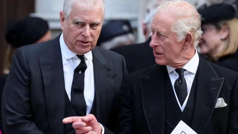 الغارديان: "عزيزتي بريطانيا: الأمور سيئة لكن الولايات المتحدة ستتعافى من ترامب.. فقط امنحونا ثلاث سنوات"