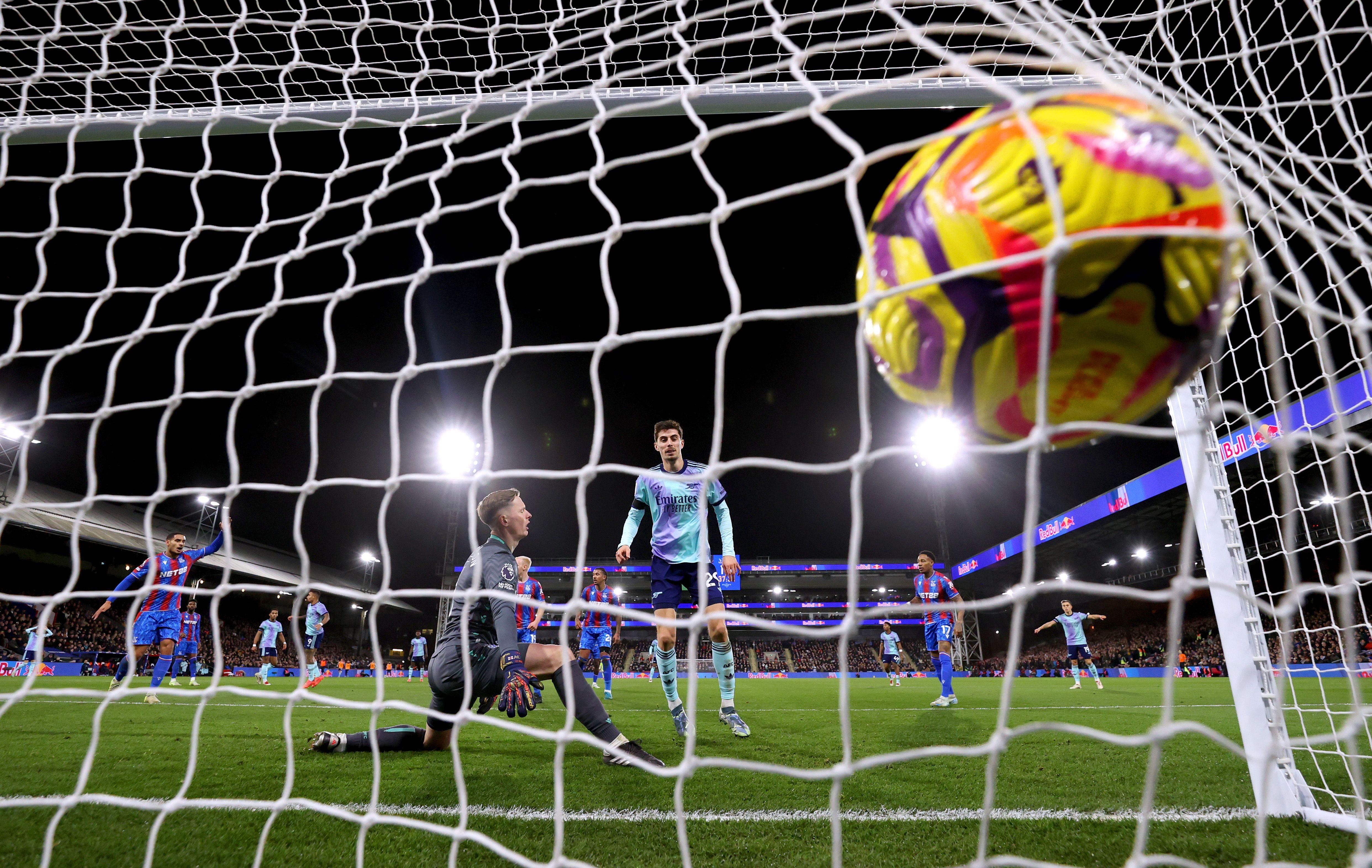 "بوكسينغ داي": تقليد كروي إنجليزي فريد ممتد يخضع للتقليص هذا الموسم