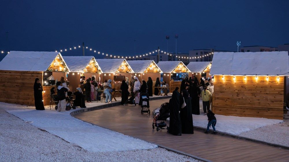 محمد بن حمدان بن زايد يشهد افتتاح فعالية الألعاب الشتوية «ونترلاند العين» في استاد هزاع بن زايد