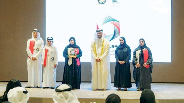 سلطان بن أحمد القاسمي يشهد ختام «جسور خليجية»