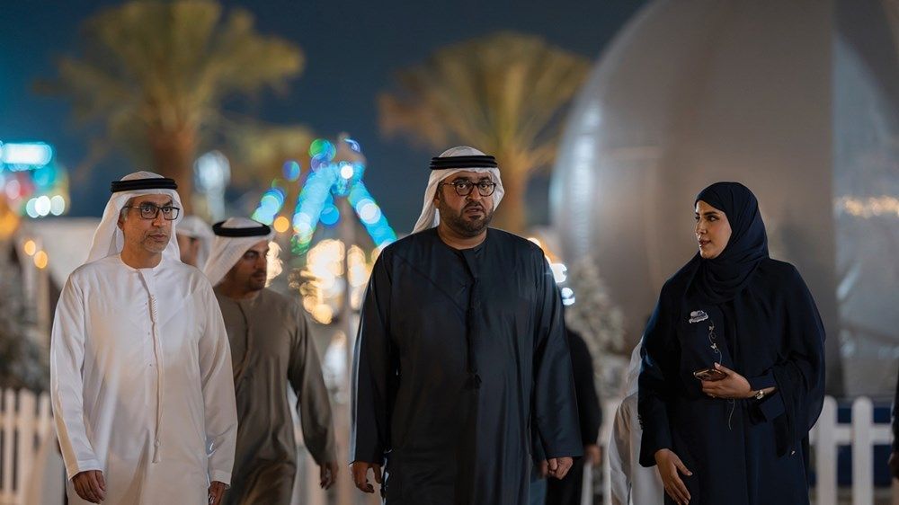 محمد بن حمدان بن زايد يشهد افتتاح فعالية الألعاب الشتوية «ونترلاند العين» في استاد هزاع بن زايد