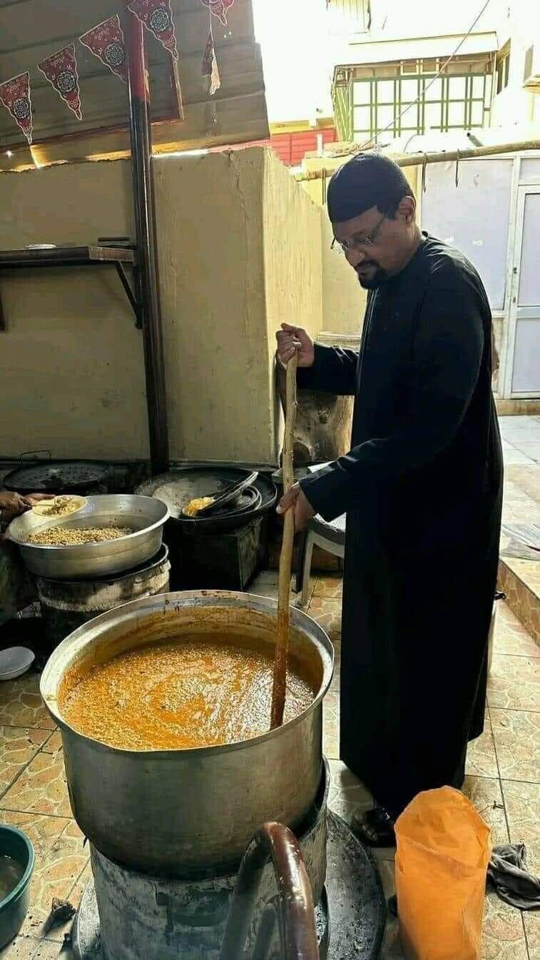 ناشط سوداني يحكي تفاصيل الحوار الذي دار بينه وبين شيخ الأمين بعد أن وصلت الخلافات بينهما إلى “بلاغات جنائية”: (والله لم اجد ما اقوله له بعد كلامه سوى العفو والعافية)