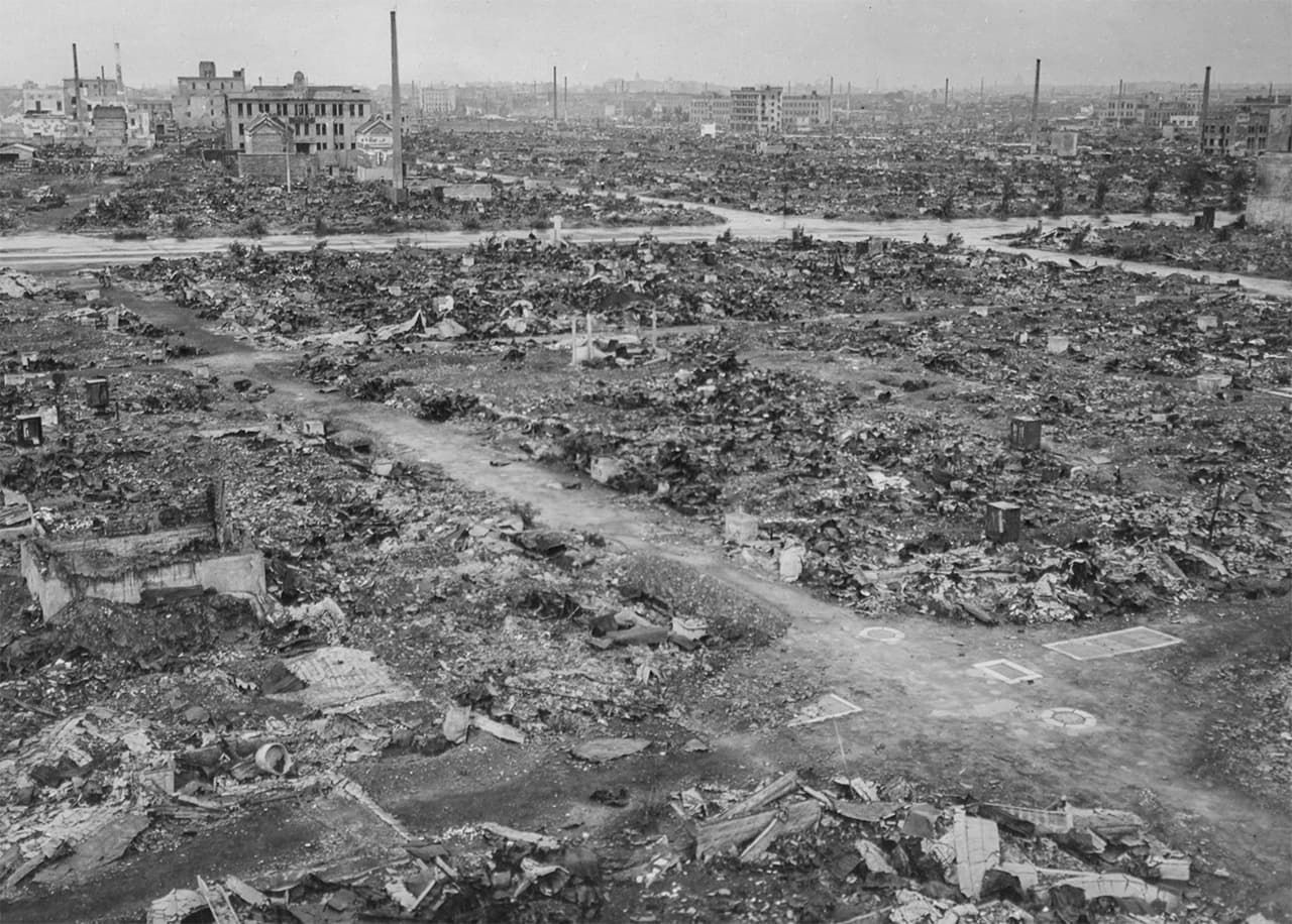 اليابان | من ليمِاي إلى ترامب: كيف تستمرّ عقلية ”السلام من خلال القوة“ في صنع عالم أكثر خطورة؟