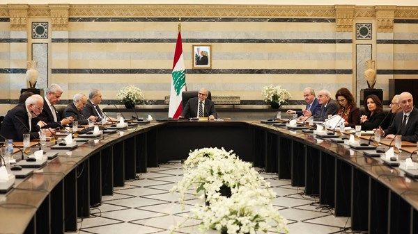حكومة لبنان تقر مشروع قانون لمعالجة الأزمة المالية