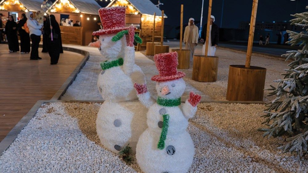 محمد بن حمدان بن زايد يشهد افتتاح فعالية الألعاب الشتوية «ونترلاند العين» في استاد هزاع بن زايد