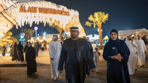 محمد بن حمدان بن زايد يشهد افتتاح فعالية الألعاب الشتوية «ونترلاند العين» في استاد هزاع بن زايد