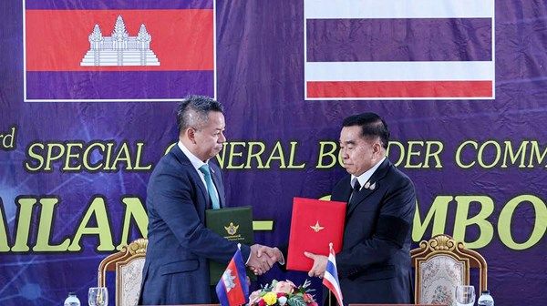 تايلاند وكمبوديا تتفقان على وقف فوري لإطلاق النار