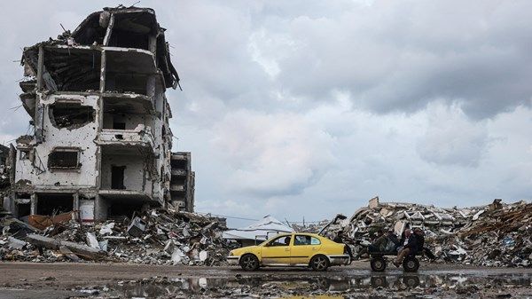 الأزهر  يدعو للتضامن مع أهالي غزة وإنقاذهم من الظروف المناخية القاسية