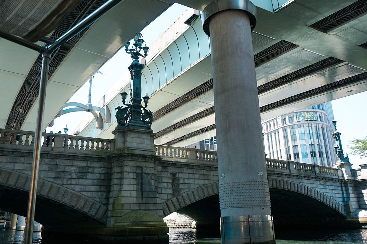 اليابان | عبور ساحر بين الماضي والحاضر: من شوارع طوكيو التقليدية إلى عالم أكيهابارا الرقمي