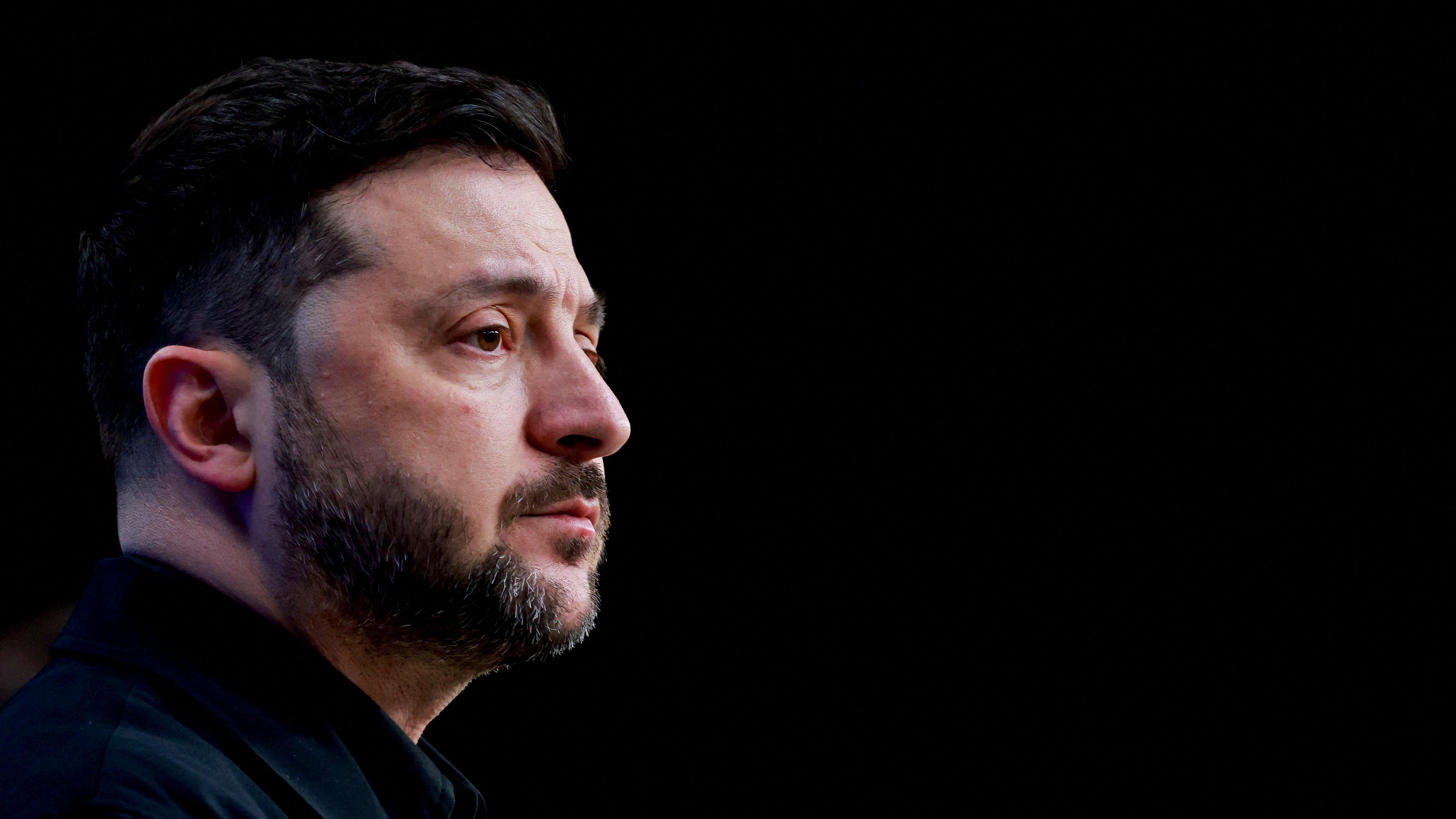 هجوم روسي على العاصمة الأوكرانية قبل يومين من اجتماع مرتقب بين زيلينسكي وترامب في فلوريدا