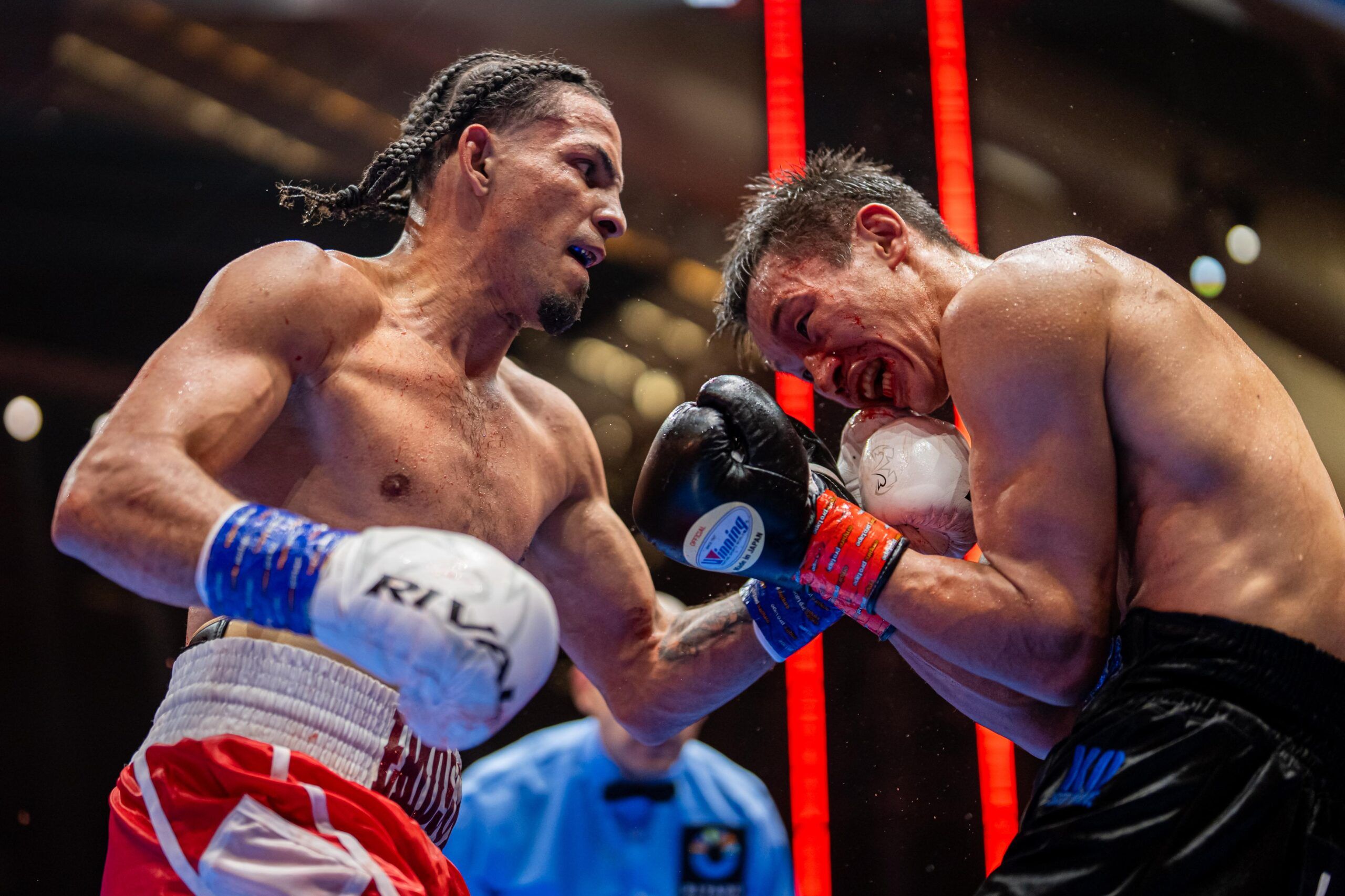 ناويا إينوي يحافظ على لقبه العالمي في ليلة الساموراي بمحمد عبده أرينا