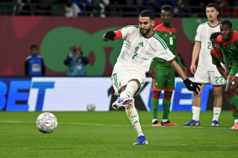 أمم إفريقيا: محرز يقود الجزائر الى اللحاق بمصر ونيجيريا الى ثمن النهائي