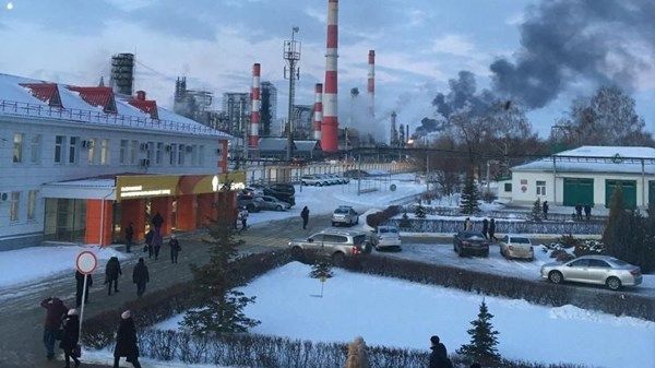 أوكرانيا: حريق في مصفاة نفط داخل روسيا إثر قصف