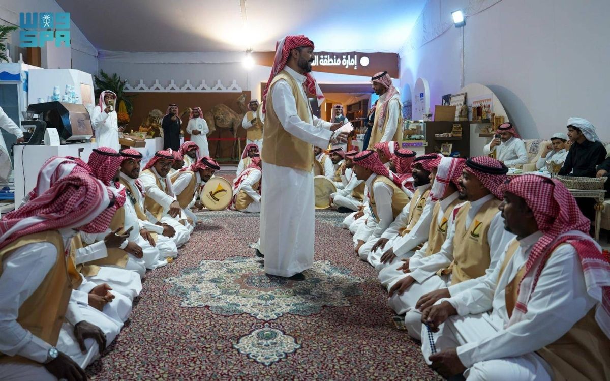 جناح إمارة القصيم بـ«واحة الأمن» يقدم عروضا حية تستحضر الموروث الشعبي