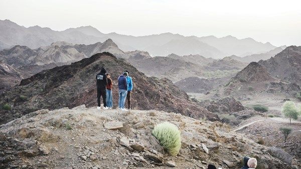 «تخييم» في جبال حتّا تستكشف الطبيعة وتعزز التفاعل الاجتماعي