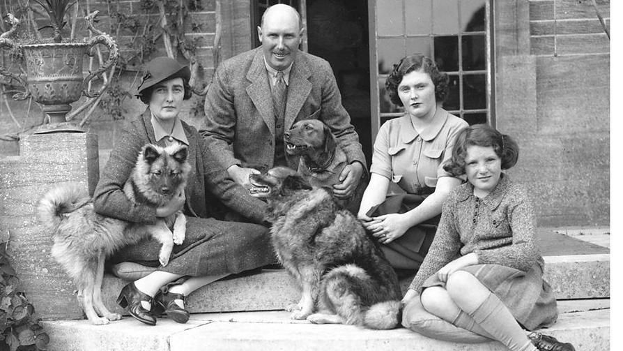 الجميلة الماكرة التي سحرت الوحوش: باميلا هاريمان... سلاح تشرشل السري ضد النازيين