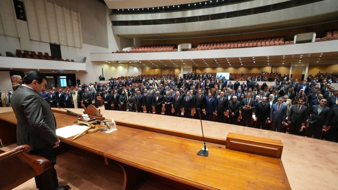 السومرية تنشر نص اليمين الدستورية التي أداها أعضاء مجلس النواب اليوم