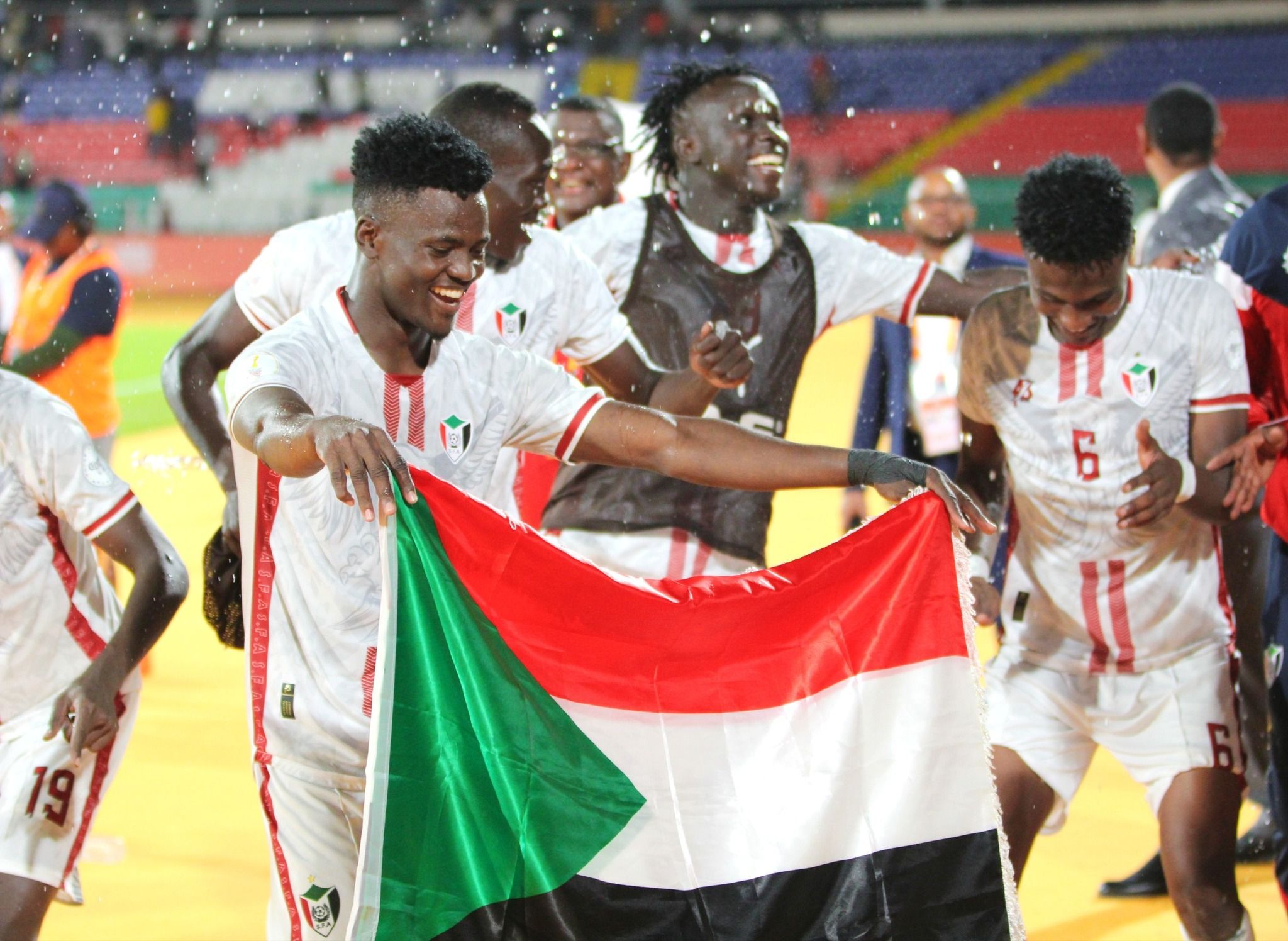 رئيس الوزراء يهنئ المنتخب الوطني بفوزه على غينيا الاستوائية في بطولة الأمم الإفريقية