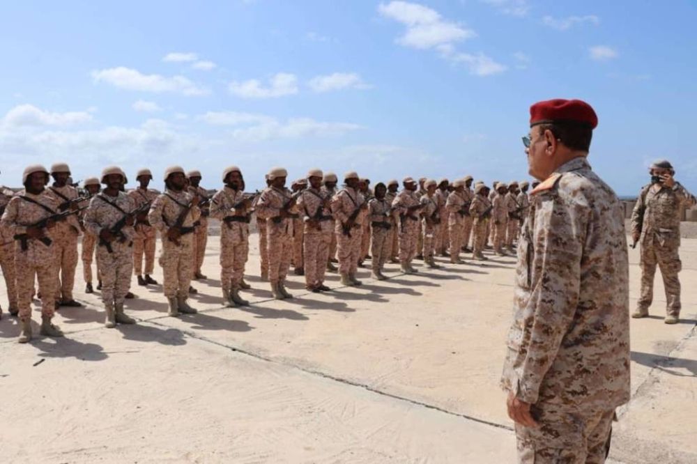 الدفاع اليمنية: ملتزمون باستكمال معركة استعادة الدولة