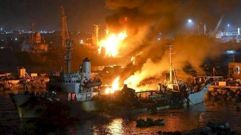 بالفيديو.. مشاهد لاحتراق العتاد والأسلحة القادمة من الفجيرة إلى المكلا