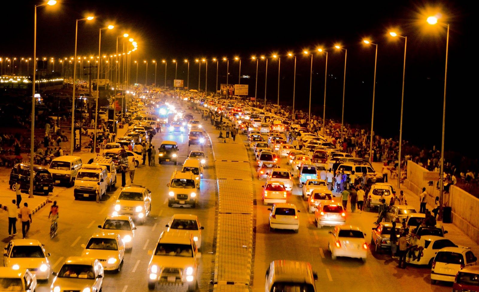 لجنة أمن ولاية ولاية تقرر منع الاحتفالات والحفلات بالصالات والأندية والمنتجعات