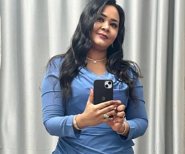 عقد قران الفنانة مكارم بشير في أجواء عائلية جميلة بالقاهرة