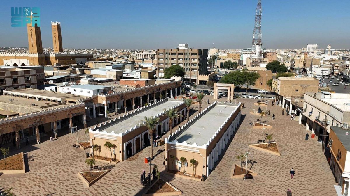 أمين القصيم يدشن مشروع 
تطوير سوق الجردة في بريدة