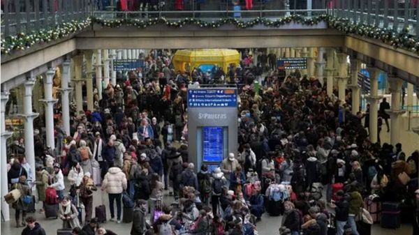 تعطل حركة السفر والقطارات عبر نفق القناة بين فرنسا وإنجلترا