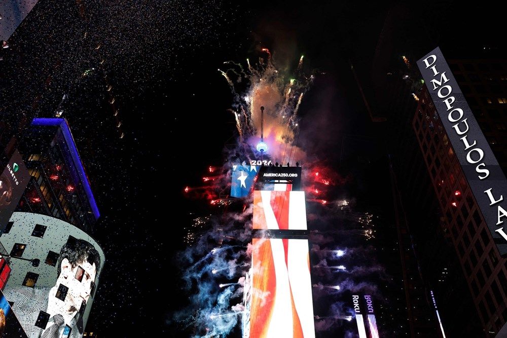 بالصور.. العالم يستقبل 2026 بعروض مبهرة وأمنيات بعام جديد سعيد