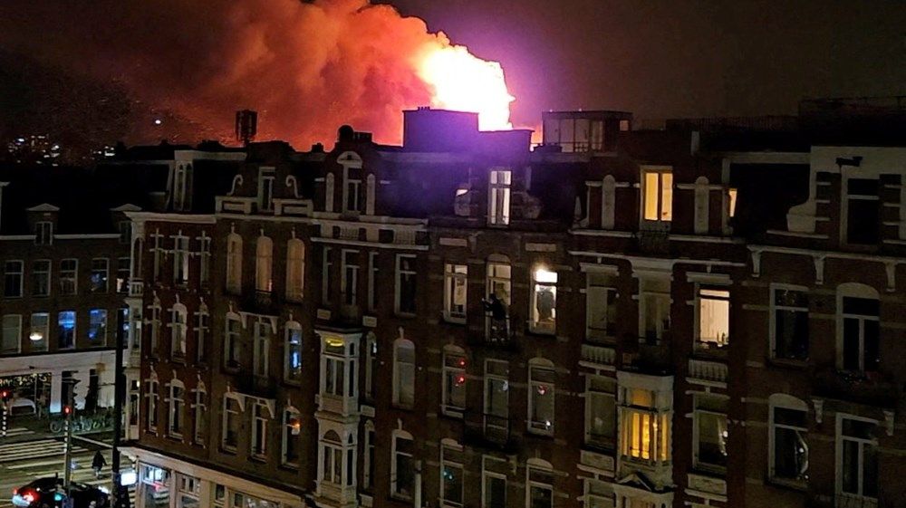 حريق يدمر كنيسة في أمستردام ليلة رأس السنة