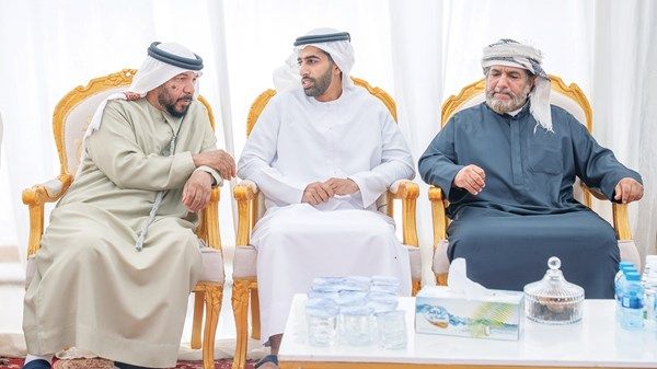 خالد بن سعود يعزي في وفاة سالم خلفان النقبي