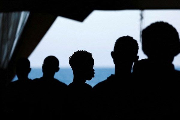 غرق مركب يقل أكثر من 200 مهاجر قرب سواحل غامبيا