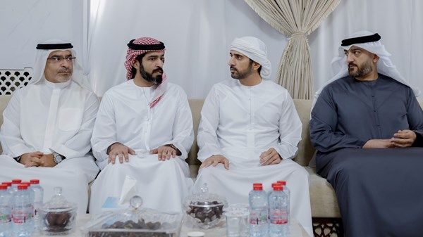 حمدان بن محمد يقدّم واجب العزاء في وفاة عبدالغني محمد حبيب آل رضا