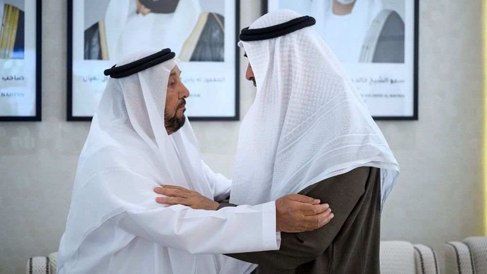 رئيس الدولة يزور محمد بن بطي آل حامد