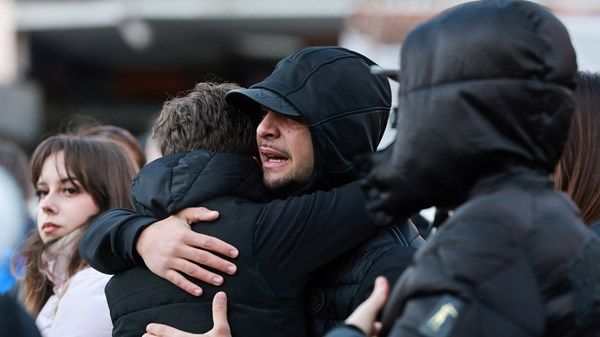 سويسرا تحقق مع مديري مقهى شهد حريقا ليلة رأس السنة