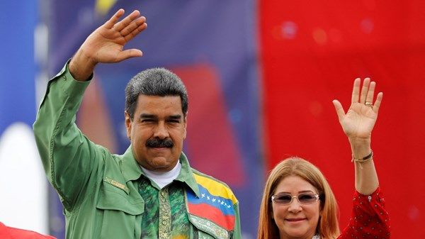 نائب رئيس فنزويلا: مكان مادورو وزوجته غير معروف